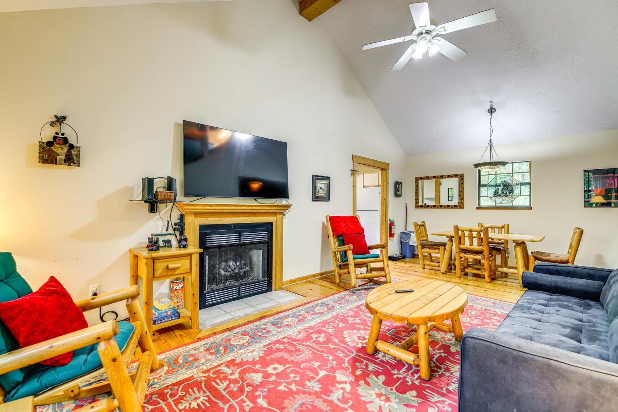 Pet-Friendly Sevierville Rental With Private Hot Tub Zewnętrze zdjęcie